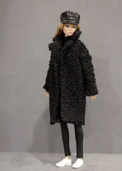 FA-058-06 Шуба Fashion Teddy Bear ЧЁРНАЯ одежда для кукол 29 см типа Fashion Royalty